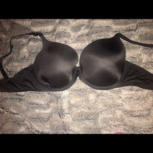 PINK Victoria’s Secret lightly lined bra 34DD